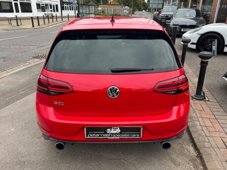 Volkswagen Golf GTI TSI 10