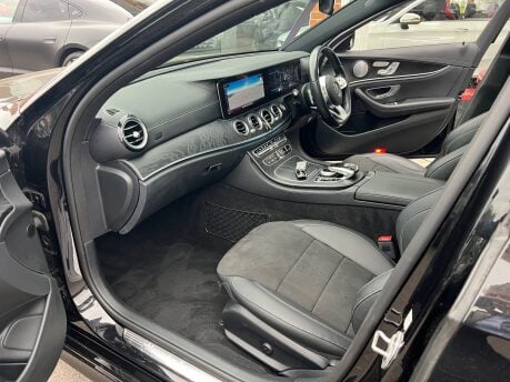 Mercedes-Benz E Class E 220 D AMG LINE NIGHT EDITION PREMIUM PLUS 17