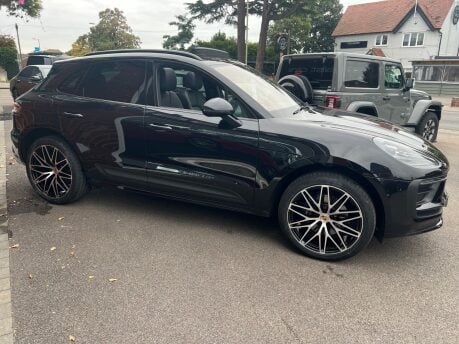 Porsche Macan PDK 13