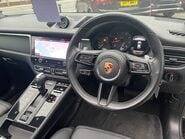 Porsche Macan PDK 31
