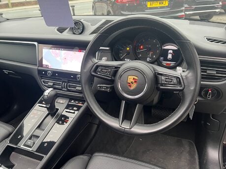 Porsche Macan PDK 31