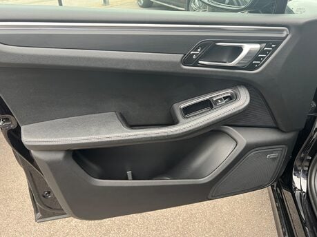 Porsche Macan PDK 42