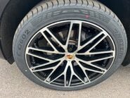 Porsche Macan PDK 17