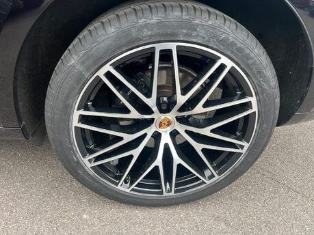 Porsche Macan PDK 16
