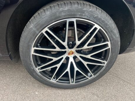 Porsche Macan PDK 16