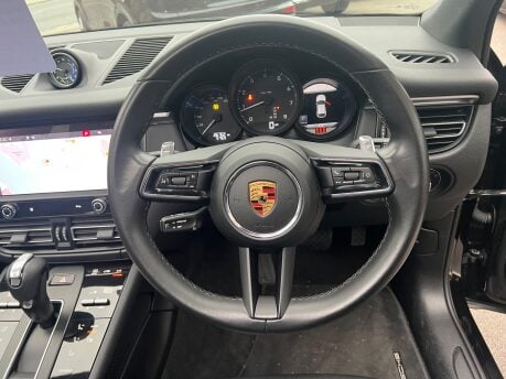 Porsche Macan PDK 32