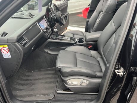 Porsche Macan PDK 40