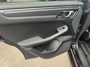 Porsche Macan PDK 38