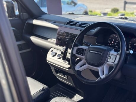 Land Rover Defender 3.0 D250 MHEV HSE Hard Top SUV 3dr Diesel Auto 4WD SWB Euro 6 (s/s) (250 ps 3