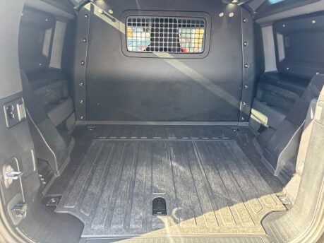 Land Rover Defender 3.0 D250 MHEV HSE Hard Top SUV 3dr Diesel Auto 4WD SWB Euro 6 (s/s) (250 ps 12