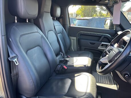 Land Rover Defender 3.0 D250 MHEV HSE Hard Top SUV 3dr Diesel Auto 4WD SWB Euro 6 (s/s) (250 ps 17