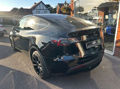 Tesla Model Y LONG RANGE AWD 5