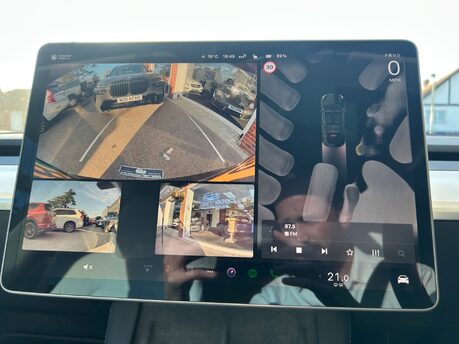 Tesla Model Y LONG RANGE AWD 22