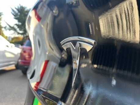 Tesla Model Y LONG RANGE AWD 11