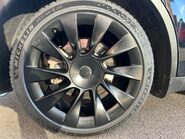 Tesla Model Y LONG RANGE AWD 13