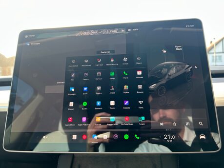 Tesla Model Y LONG RANGE AWD 23