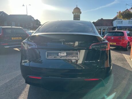 Tesla Model Y LONG RANGE AWD 6