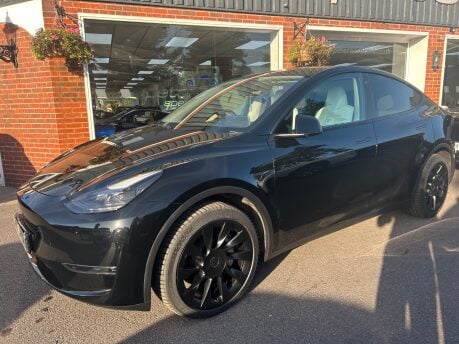 Tesla Model Y LONG RANGE AWD 2