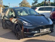 Tesla Model Y LONG RANGE AWD 8