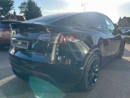 Tesla Model Y LONG RANGE AWD 7