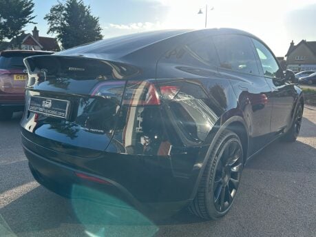 Tesla Model Y LONG RANGE AWD 7
