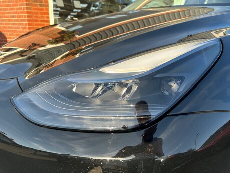 Tesla Model Y LONG RANGE AWD 16