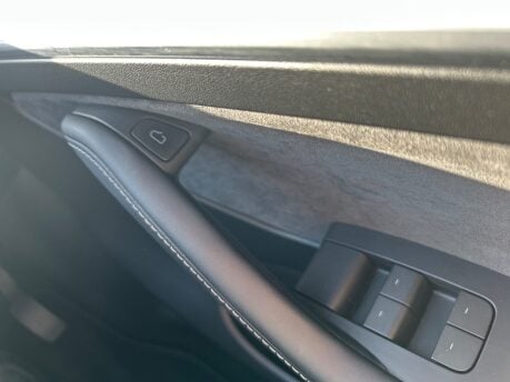 Tesla Model Y LONG RANGE AWD 35