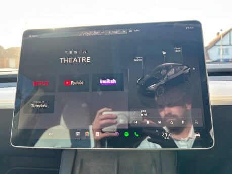 Tesla Model Y LONG RANGE AWD 24