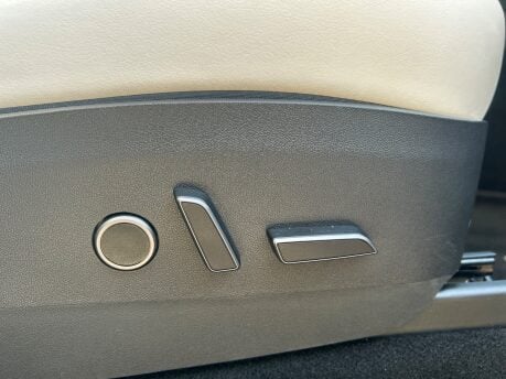 Tesla Model Y LONG RANGE AWD 19