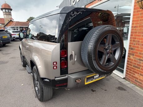Land Rover Defender 3.0 D250 MHEV X-Dynamic SE SUV 3dr Diesel Auto 4WD Euro 6 (s/s) (250 ps) 10