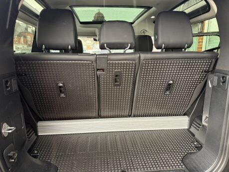 Land Rover Defender 3.0 D250 MHEV X-Dynamic SE SUV 3dr Diesel Auto 4WD Euro 6 (s/s) (250 ps) 36