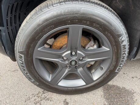 Land Rover Defender 3.0 D250 MHEV X-Dynamic SE SUV 3dr Diesel Auto 4WD Euro 6 (s/s) (250 ps) 14