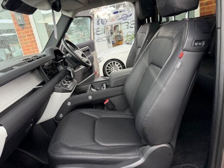 Land Rover Defender 3.0 D250 MHEV X-Dynamic SE SUV 3dr Diesel Auto 4WD Euro 6 (s/s) (250 ps) 39