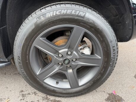 Land Rover Defender 3.0 D250 MHEV X-Dynamic SE SUV 3dr Diesel Auto 4WD Euro 6 (s/s) (250 ps) 13