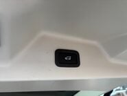 Land Rover Range Rover 3.0 D300 MHEV Vogue SE SUV 5dr Diesel Auto 4WD Euro 6 (s/s) (300 ps) 19