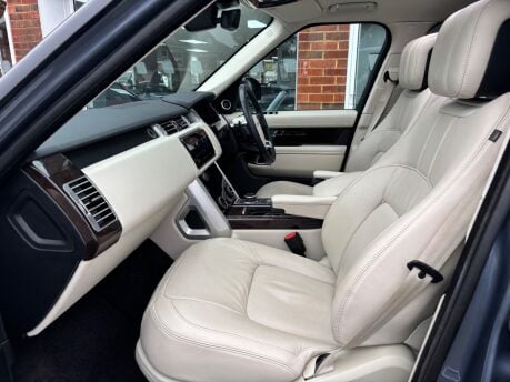 Land Rover Range Rover 3.0 D300 MHEV Vogue SE SUV 5dr Diesel Auto 4WD Euro 6 (s/s) (300 ps) 9