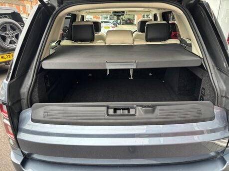 Land Rover Range Rover 3.0 D300 MHEV Vogue SE SUV 5dr Diesel Auto 4WD Euro 6 (s/s) (300 ps) 17