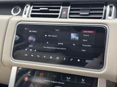 Land Rover Range Rover 3.0 D300 MHEV Vogue SE SUV 5dr Diesel Auto 4WD Euro 6 (s/s) (300 ps) 32