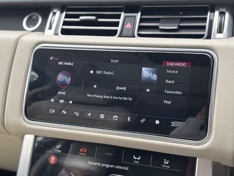Land Rover Range Rover 3.0 D300 MHEV Vogue SE SUV 5dr Diesel Auto 4WD Euro 6 (s/s) (300 ps) 32