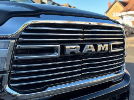 Dodge Ram 2500 Laramie 6.7 Cummins Diesel Auto 10