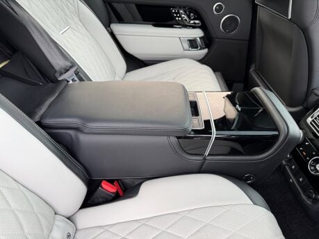 Land Rover Range Rover 5.0 P565 V8 SV Autobiography Dynamic SUV 5dr Petrol Auto 4WD Euro 6 560BHP 45