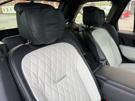 Land Rover Range Rover 5.0 P565 V8 SV Autobiography Dynamic SUV 5dr Petrol Auto 4WD Euro 6 560BHP 46