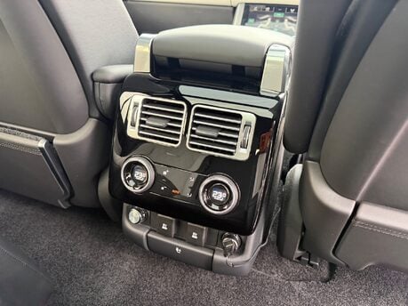 Land Rover Range Rover 5.0 P565 V8 SV Autobiography Dynamic SUV 5dr Petrol Auto 4WD Euro 6 560BHP 42