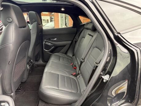 Jaguar E-Pace 1.5 P300e 11.5kWh R-Dynamic HSE SUV 5dr Petrol Plug-in Hybrid AWD 309PS 34