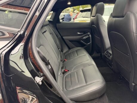 Jaguar E-Pace 1.5 P300e 11.5kWh R-Dynamic HSE SUV 5dr Petrol Plug-in Hybrid AWD 309PS 31