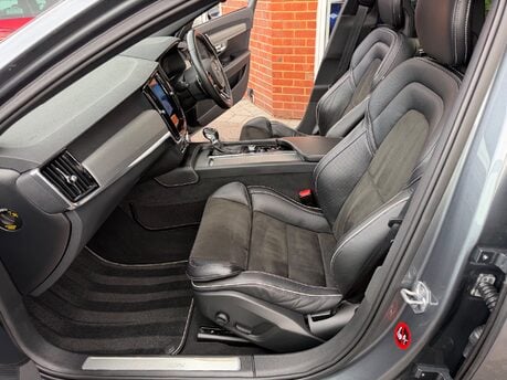 Volvo V90 2.0 D5 PowerPulse R-Design Pro Estate 5dr Diesel Auto AWD Euro 6 (235PS) 45