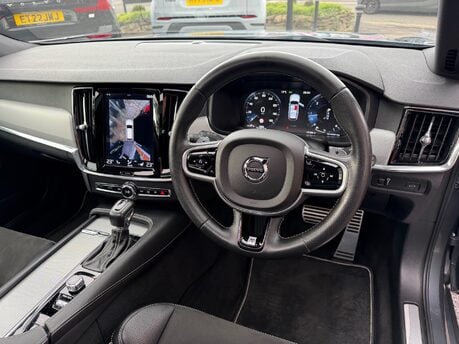 Volvo V90 2.0 D5 PowerPulse R-Design Pro Estate 5dr Diesel Auto AWD Euro 6 (235PS) 30