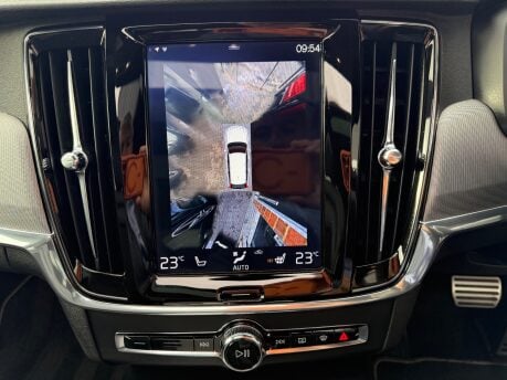 Volvo V90 2.0 D5 PowerPulse R-Design Pro Estate 5dr Diesel Auto AWD Euro 6 (235PS) 33