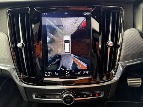 Volvo V90 2.0 D5 PowerPulse R-Design Pro Estate 5dr Diesel Auto AWD Euro 6 (235PS) 33