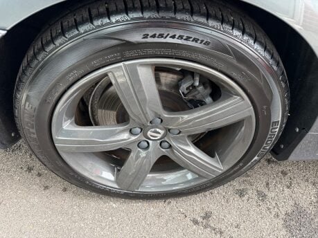 Volvo V90 2.0 D5 PowerPulse R-Design Pro Estate 5dr Diesel Auto AWD Euro 6 (235PS) 49